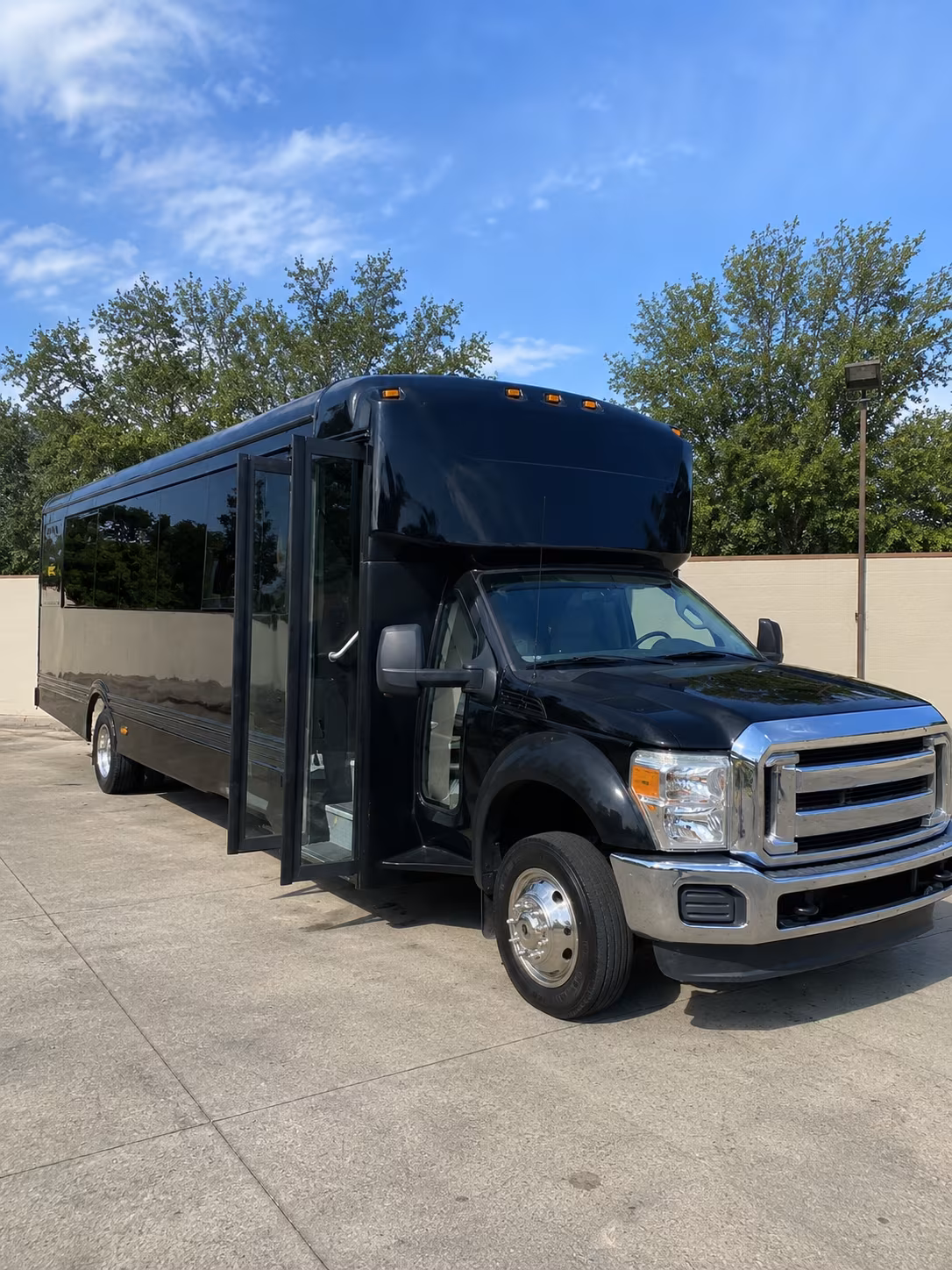Temecula Winery Tour & Pub Crawl Transportation
